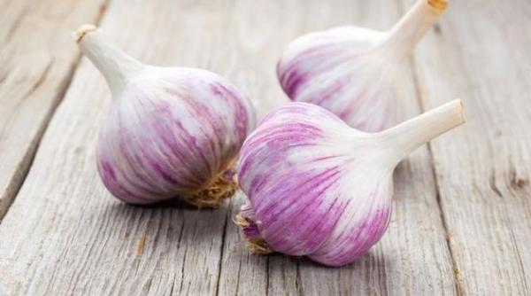 Usturoi, cum scapi de mirosul neplăcut