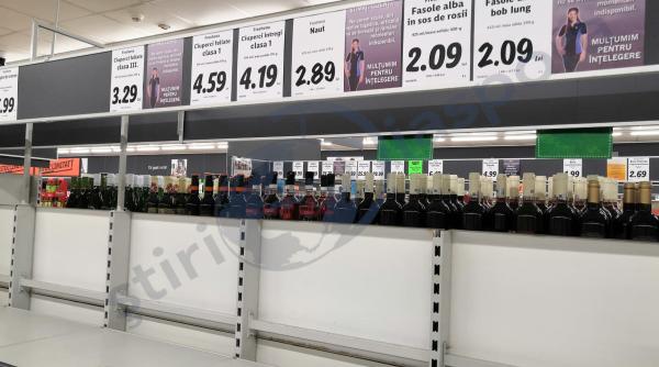 Bucureștenii iau cu asalt magazinele. Cozi la farmacii și supermarketuri - FOTO EXCLUSIV