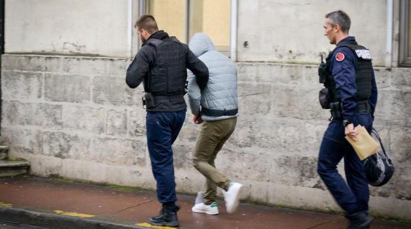 Franța adoptă "modelul" Italiei: Nimeni pe stradă fără document justificativ