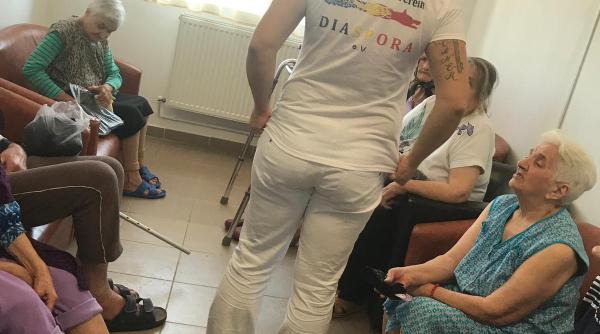 Badantele și îngrijitorii români, rămași în afara decretului „Cura Italia“, beneficiarii unui bonus special