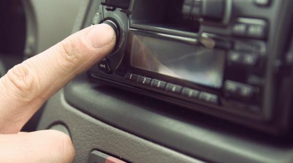 Coronavirus. Zeci de posturi de radio din Europa au difuzat simultan melodia „You'll Never Walk Alone” (VIDEO)