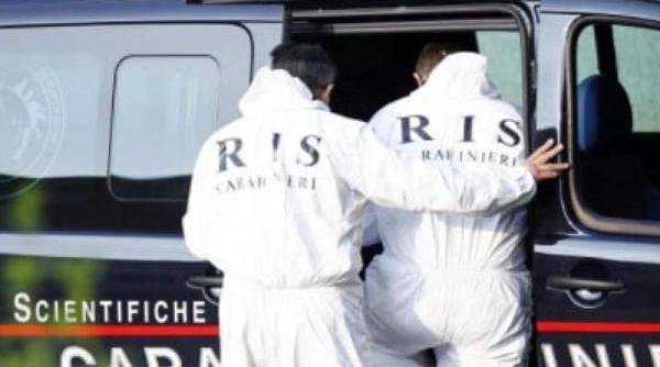 Italia. Un român a fost găsit spânzurat. Câinele său nu lăsa pe nimeni să se apropie de trupul neînsufleţit