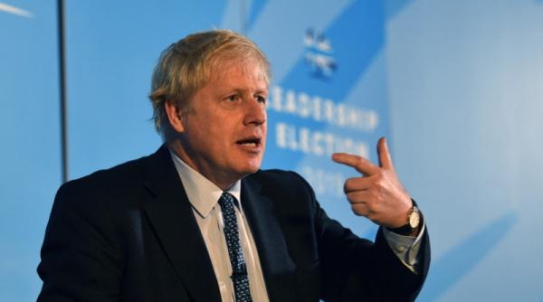 Boris Johnson anunță închiderea magazinelor și RESTRICȚIONAREA deplasărilor populației