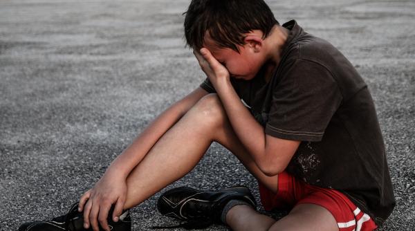 Cetățean olandez acuzat că a violat un băiețel român pe care voia să îl înfieze. Fratele victimei, complice