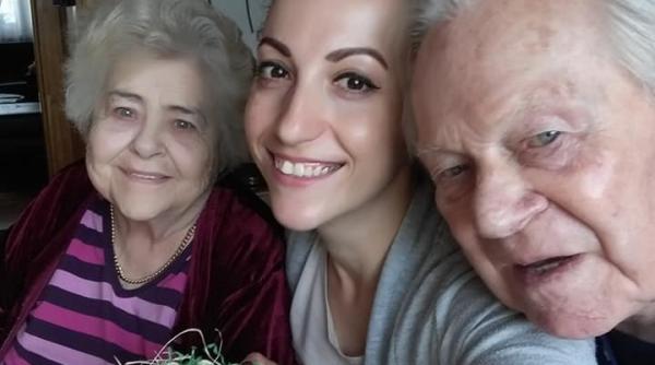 Adriana, lăudată în Austria, după ce a rămas alături de bătrânii pe care-i îngrijește: "Ne simţim în siguranţă. Suntem o echipă"