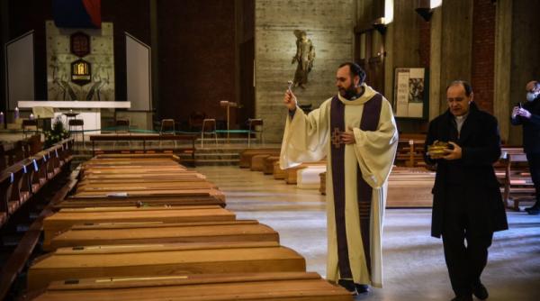 Italia. Tinerii angajați de la pompe funebre demisionează în masă: "Îți trebuie sânge rece"