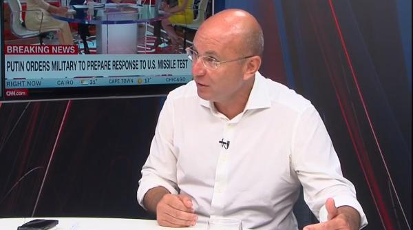 Cozmin Gușă: „Cum ne salvăm din toamnă: Primul pas: solidaritate tip 'grupuri mici'”