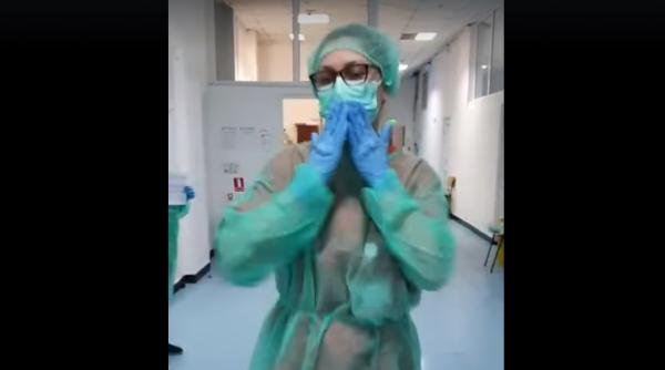 Asistente românce, gest emoționant pentru medicii din prima linie (VIDEO)