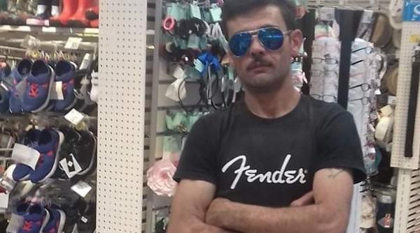 Român împușcat după ce a ieșit să taie cu drujba un echipaj de poliție