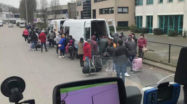 Olanda. Decizie de ultimă oră privind zborurile dinspre România cu muncitori români