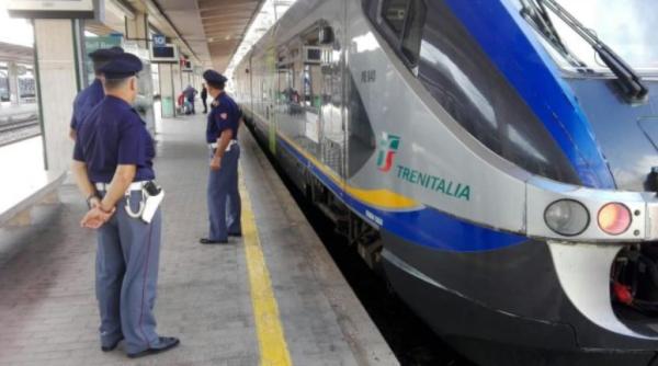 Italia. Româncă, agresivă cu poliţiştii care au salvat-o. A vrut să se arunce cu orice preţ în faţa unui tren