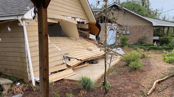 SUA. Mississippi, lovit de o tornadă puternică. Şase oameni şi-au pierdut viaţa