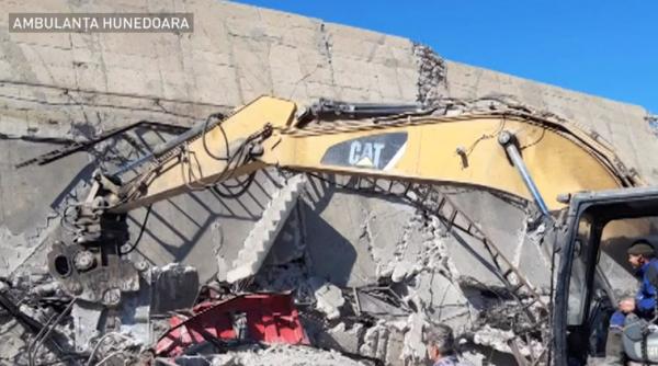 Au fost reluate căutările celor 2 muncitori prinși sub dărâmături, la Mina Uricani