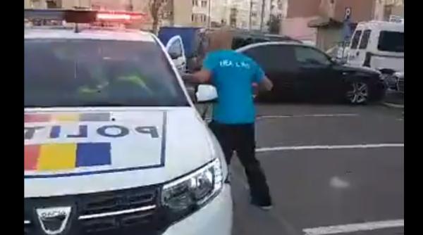 Scandal la Hunedoara, de Paști: Polițiști și jandarmi atacați cu pietre. Autoturisme avariate (VIDEO)