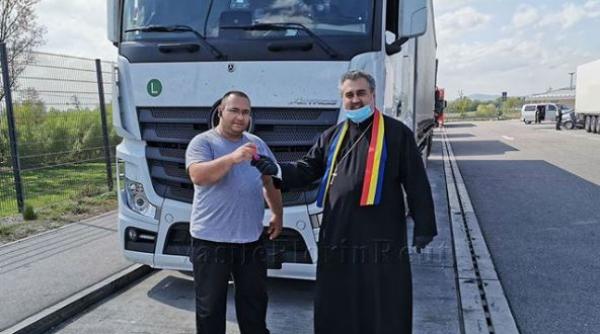 Germania. Un preot ortodox român le-a vestit Învierea Domnului șoferilor de TIR: „Am fost cu Paşti şi un gând bun“