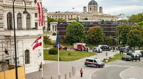 UPDATE. Alertă teroristă în Viena. Preşedintele Austriei, transferat într-un spaţiu securizat