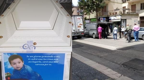 Trupul copilului român mort la Caserta, adus în România cu ajutorul vecinilor italieni 