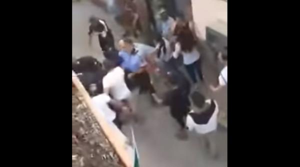 Scandalul de la Blaj. Şapte persoane reţinute. Un bărbat, adus la secţie pentru comentariile de pe Facebook