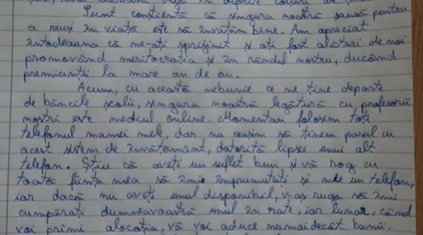 O elevă româncă a cerut primarului din localitate să îi cumpere un telefon pentru teme. S-a oferit să îl plătească din alocaţia sa. Ce răspuns a primit