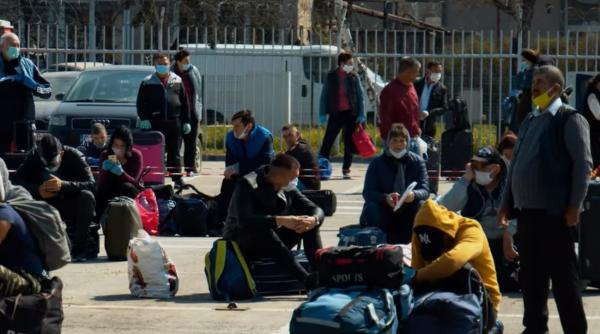 300 de români așteptați, azi, în Germania. Mii de români au zburat din Sibiu în ultima lună