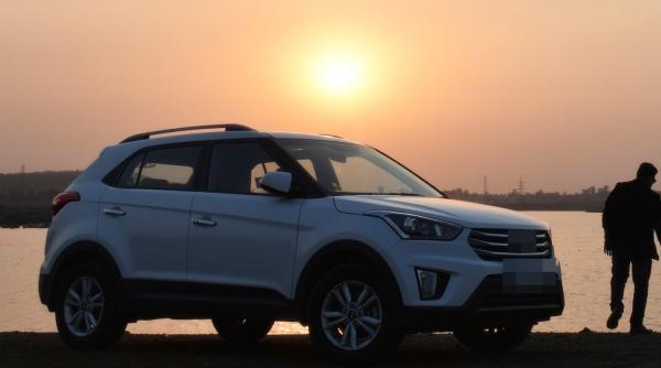 Prins cu mașina pe plajă, un român le-a spus polițiștilor că se află acolo în interes de serviciu