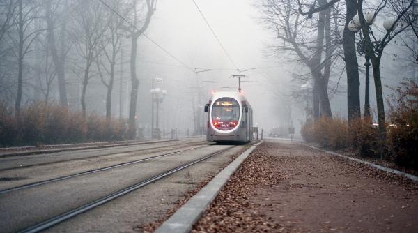 Italia. Scandal MONSTRU provocat de un român. S-a aşezat pe şinele de tramvai când i-au cerut poliţiştii actele