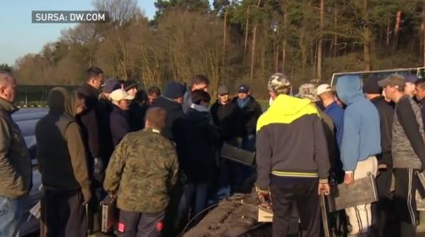 Germania. Muncitorii români de la sparanghel, dați afară și abandonați în gară: „Au început să urle”