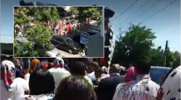 Înmormântare ilegală în România. Peste 100 de persoane au condus pe ultimul drum un tânăr (VIDEO)
