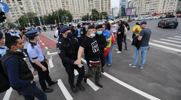 Marian Ceauşescu susţine că a fost ridicat de jandarmi pe NEDREPT: "Nu participam la protest. Tot eu am amendă, nu cel care m-a agresat"