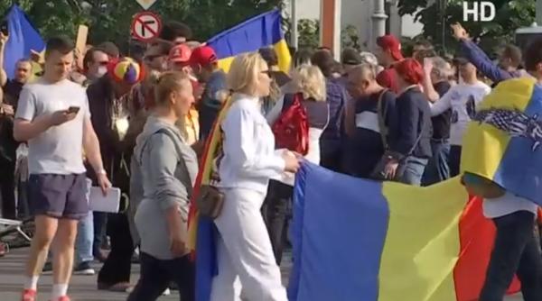 A treia zi de proteste în Piața Victoriei. Orban: „Nu-i înțeleg! Virusul există!”