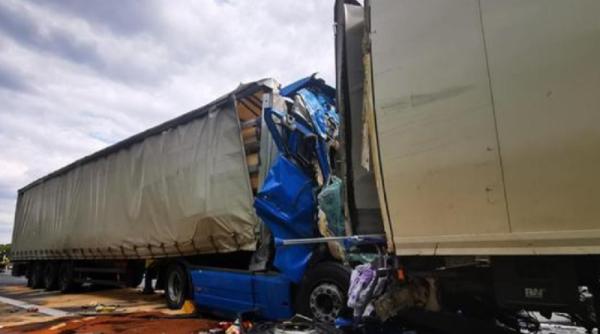 Germania. Un șofer român de TIR se zbate între viață și moarte după un accident teribil