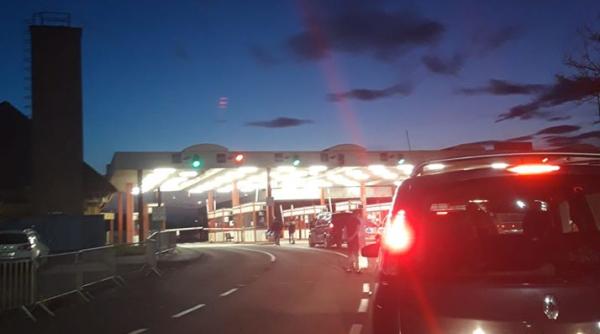 Traficul la intrarea în România întregistrează întârzieri serioase: timp de aşteptare de șapte ore