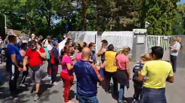 Germania. Muncitorii au luat cu ASALT Consulatul României din Bonn: "HOȚII, HOȚII!"-VIDEO