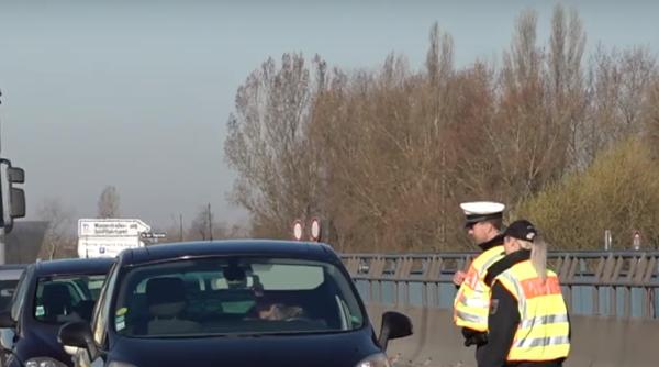 Germania. O familie de șase români, găsită într-un Mercedes. O verificare a dezvăluit ce s-a întâmplat cu mașina de lux