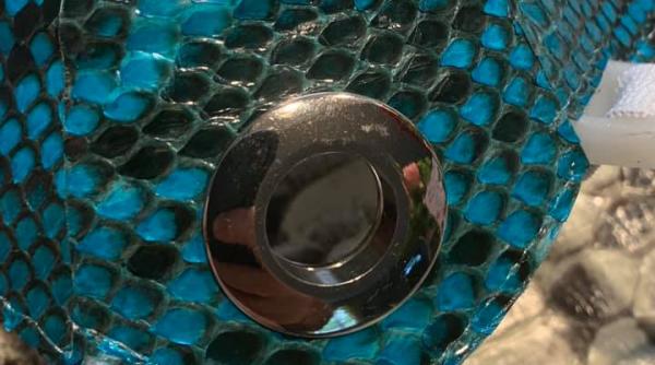 Ideea unui artizan, pe timp de pandemie: Măşti din piele de PITON şi IGUANĂ. "Se poate monta şi filtru în ele" (FOTO)