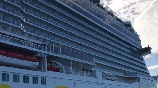 Peste O SUTĂ de muncitori români de pe vasele de croazieră, repatriaţi