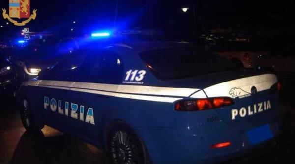ITALIA. Român, reţinut de poliţişti, după ce a vrut să bată un conațional cu o RANGĂ