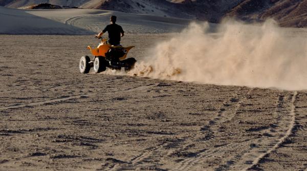 Tânăr român, mort după ce a condus un ATV cu viteză prea mare