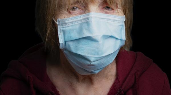 Atenţie la ce mască de protecţie purtaţi. 32 de tipuri neconforme circulă în Europa