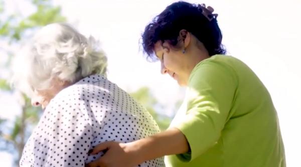 Presa din Austria: Situaţie disperată a îngrijitoarelor ROMÂNCE. Trec granița pe jos