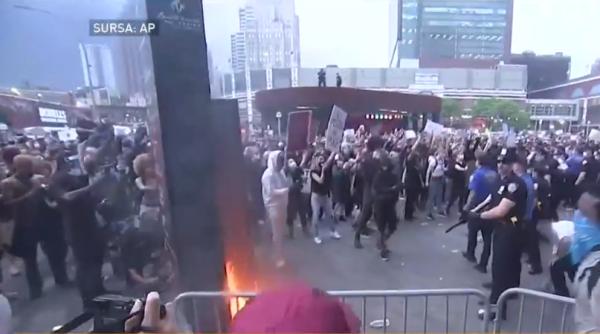 Protestele violente se extind în SUA: Oamenii au ieșit în stradă și la New York, Houston şi Washington - VIDEO