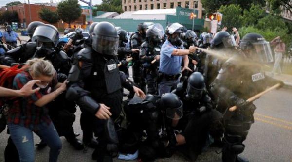 Decizii fără PRECEDENT în SUA. Mai multe orașe americane se ÎNCHID pe timp de noapte. Violente extreme