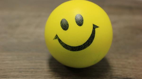 Bancul zilei. O soție geloasă începe interogatoriul