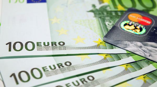 Italia. 100 de euro - bonus lunar pentru muncitori: De când se dă și în ce condiții