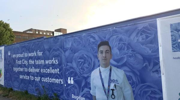 Anglia. Asistent român, imaginea recunoștinței pentru medicii din prima linie în lupta cu noul coronavirus