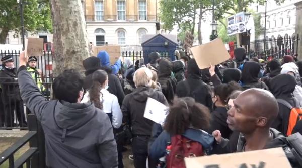 Revoltă mondială fără precedent. De la Sydney la Londra, mii de oameni au ieşit în stradă (LIVE VIDEO)