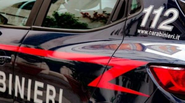 „Aventura“ unui ROMÂN în Italia. A ameninţat trecătorii cu un cuţit şi a atacat carabinierii