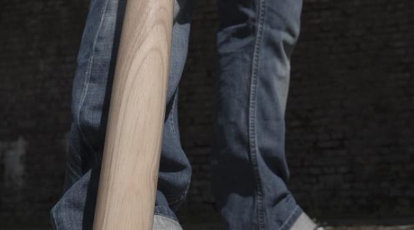 Româncă ucisă cu o bâtă, chiar de concubinul ei