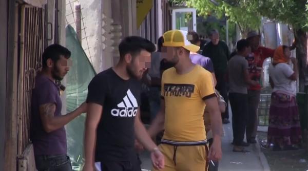 Clanurile repatriate au readus teroarea: „Ne șicanează, aruncă pietre, ne dă foc”