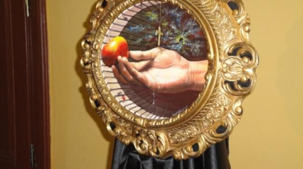 O tânără româncă a vândut toate tablourile pictate în izolare și a donat banii spitalelor